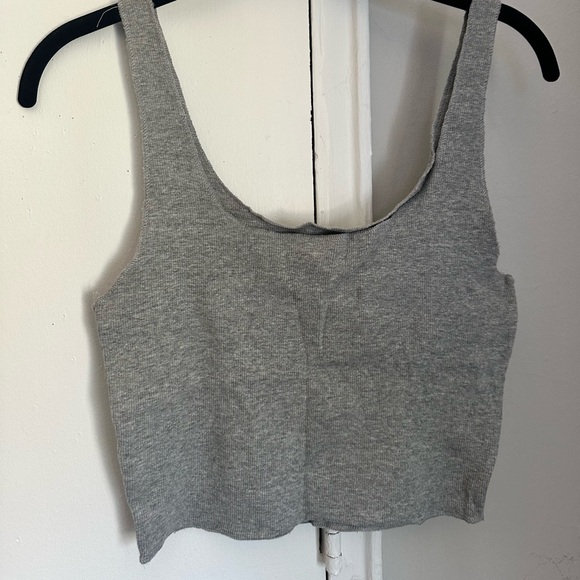 forever 21 Grey cropped ribbed raw edge cami, Size L - Picture 2 of 3